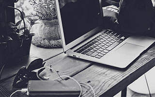 “金牛区城北体育馆：舞者们挑战动作极限，运动舞蹈赛场上演速度与优雅的碰撞”